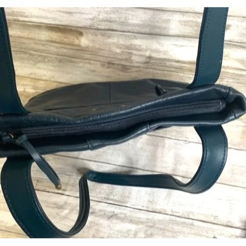 Stone Mountain Accessories this shoulder